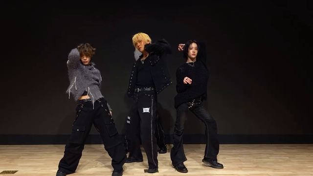 XLOV Dirty Baby Dance Mirrored