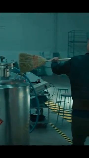 Все таки опасность не ушла  фильм сериал Shorts