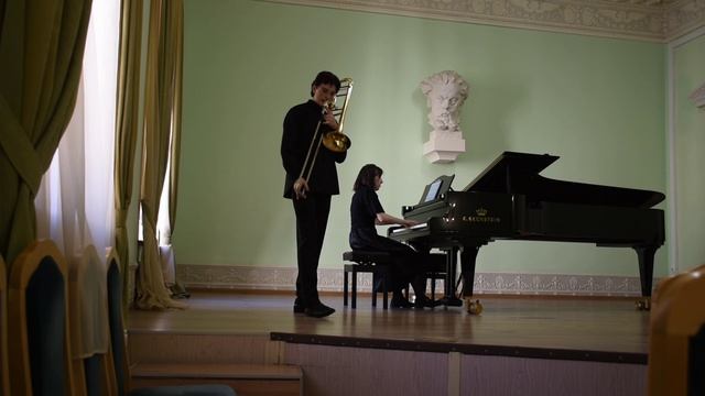 Ф. Давид Концертино М.П. Мусоргский Гопак С. Шулек соната Глас архангела Гавриила