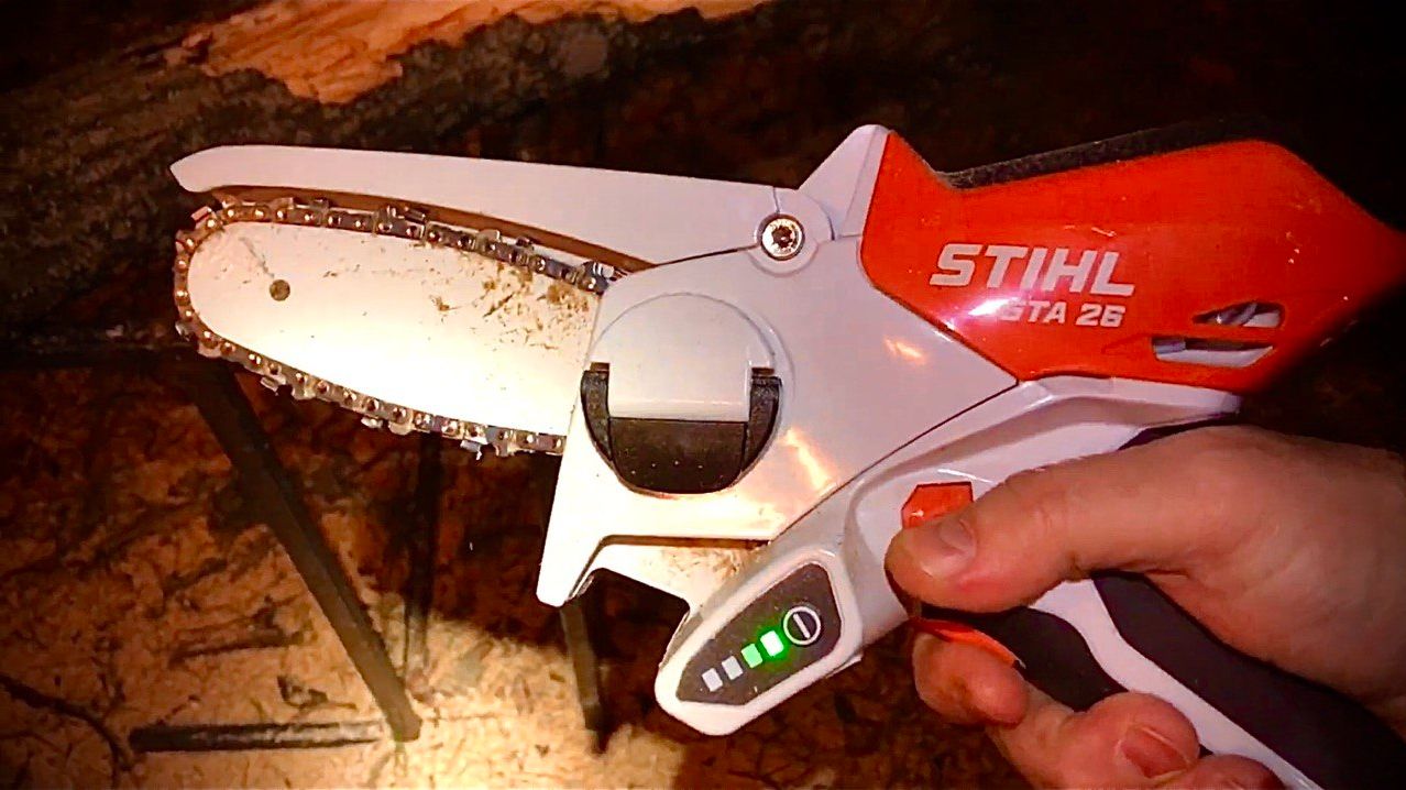 Natalex Аккумуляторная пила Stihl GTA26. Сколько понадобится зарядов на определённый объём дров.