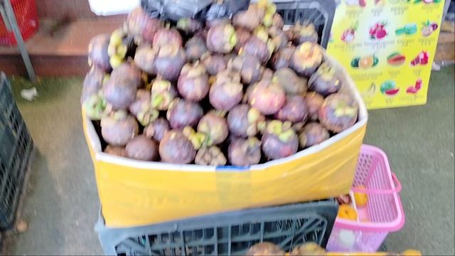 Фрукты в Нячанге-виноградкарамболамангостинырамбутаны и питтахайя!