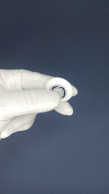 Пуговицы белые размер  48 Артикул 01437