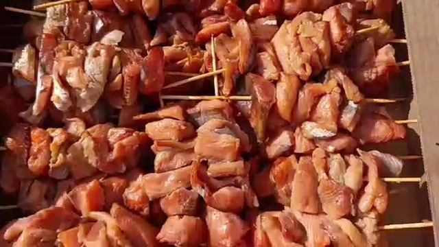 Филе кеты на шпаге холодного копчения