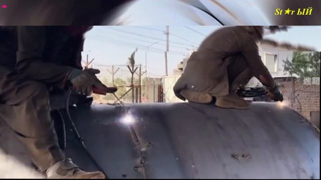 Пакистанцу надоело возить воду в баклажках и он сделал себе водовозку