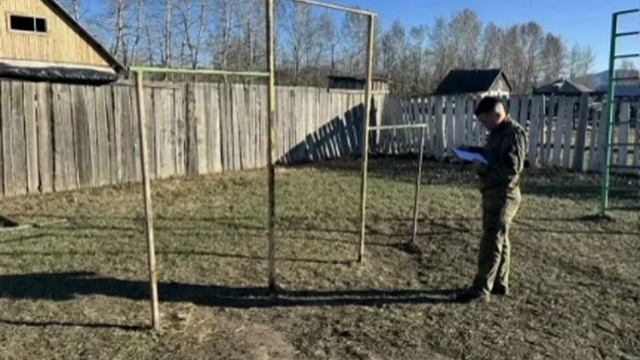 В Туве 10-летний ребенок погиб после падения с турника.

24 апреля в селе Эрги-Барлык ребенок игра