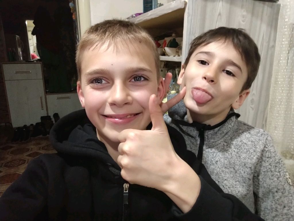 Артём И Кирилл У Бабушки 