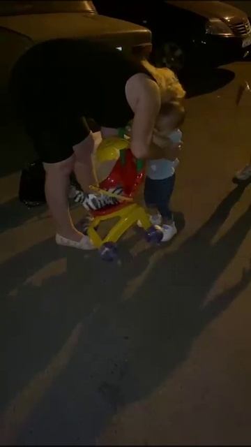 Приехала к внукам