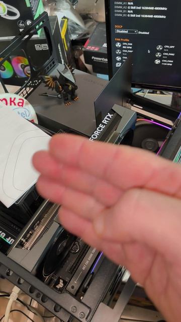 Заводская Зловещая ошибка сборщика Geometric Future Model 5. Замятие пина PWM в вентиляторе Model 5.