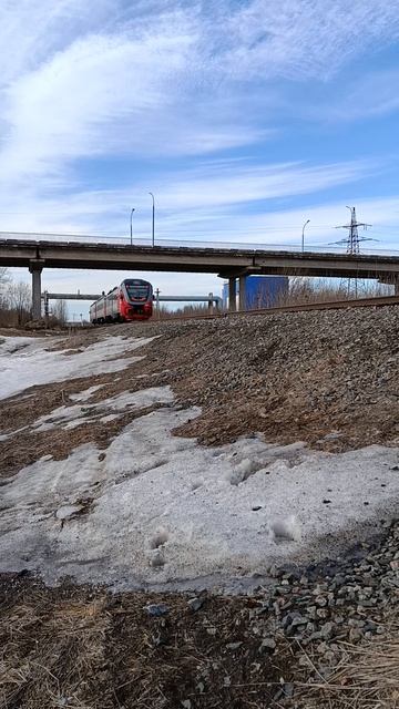 Поезд Ра-3 проезжает у Окружной улицы. Северодвинск.