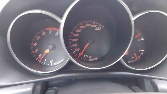 Помогите Мазда 3 Bk 2006 глюк после сброса педали газа