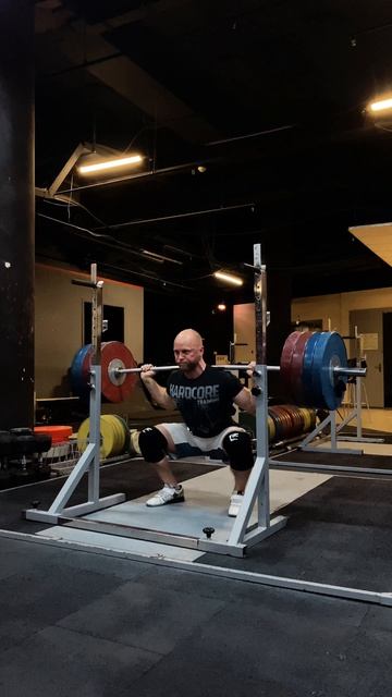 ТРЕНИРОВКА  ПРИСЕД СО ШТАНГОЙ