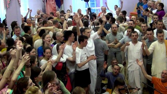 9.9. - 15.06.С-Пб. Махакиртан ЕС ИДС в КЦ Гаура- 2ч