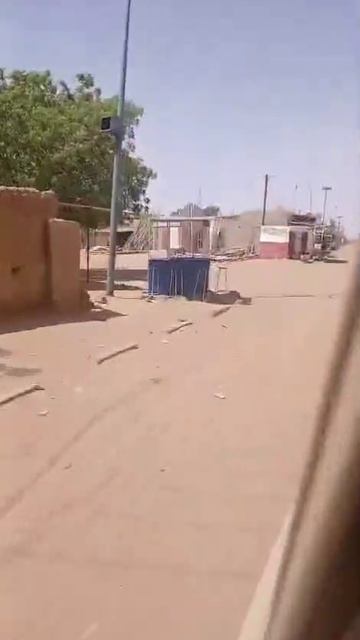 Масштабное наступление террористов началось в Мали

Боевики захватили несколько пригородов Бамако с