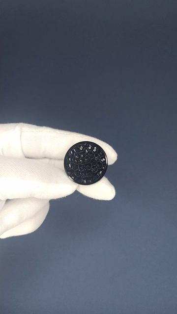 Пуговицы черные пр-во Италия размер  44 Артикул 01337