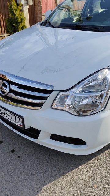 Ниссан 2015 год автомат. 72000км