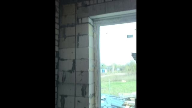 Делаем новую электропроводку в частном доме 
электропроводки в гофре 
 по потолку открытая.