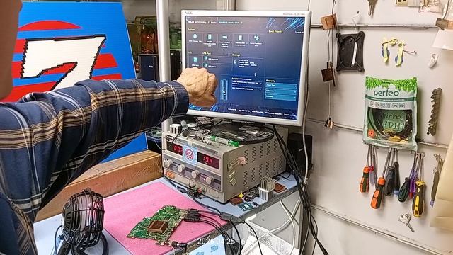 Матплата Asus E203MA заказ 0132790953-0087-1 - контрольный запуск.