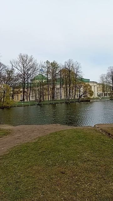 Пруд Таврического сада Петербург. 22 апреля 2026.