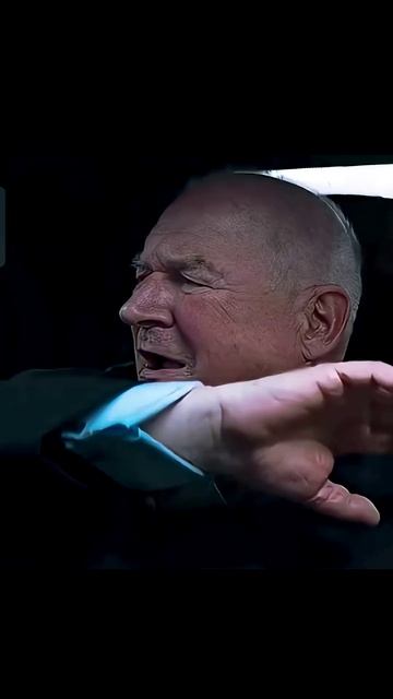 Пуля прошла сквозь вращающуюся дверь  День Шакала-снайпера короткометражный фильм 