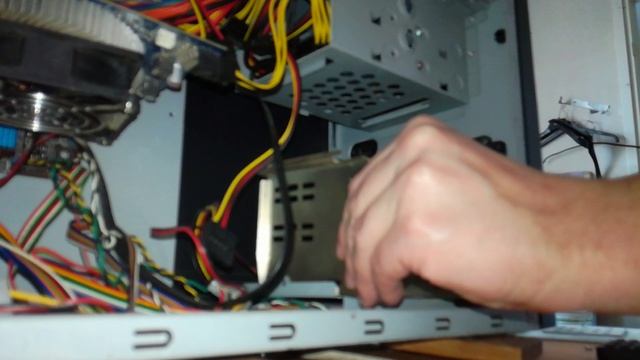 установка жесткого диска