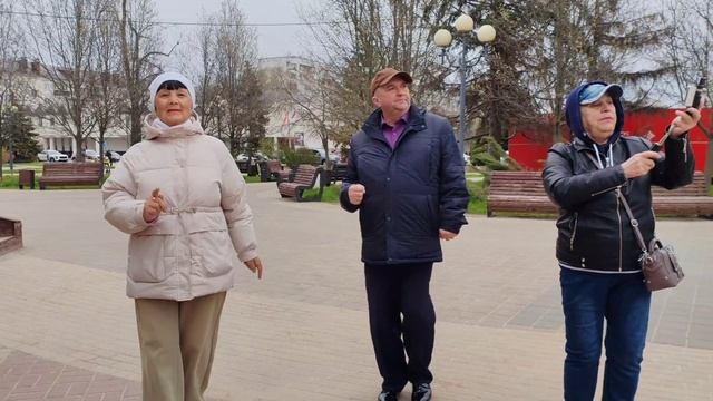 25 апреля.Ночной проспект...