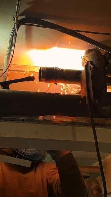 Сварка резьбы к трубе розливаcopy_40D4AC61-9246-40FC-BB1C-939FEB3BD3F6