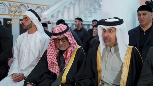 Глава Чечни и послы арабских государств совершили пятничную молитву