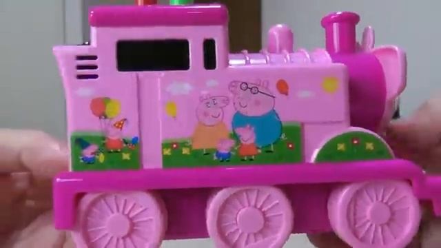 Для детей.  Паровозик Томас и его друзья! Играем паровозиками.