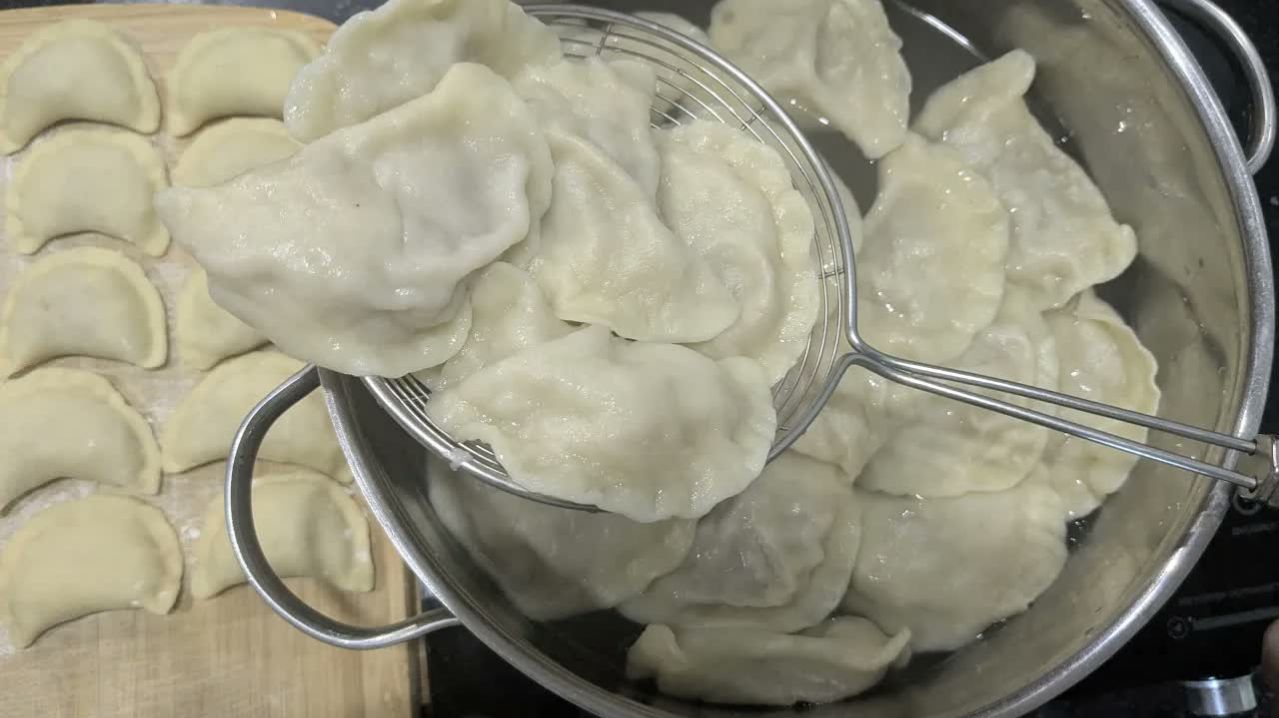 Вареники с квашеной КАПУСТОЙ и мясным ФАРШЕМ! ОСТАНОВИТЬСЯ БУДЕТ СЛОЖНО! Подходят для ЗАМОРОЗКИ!