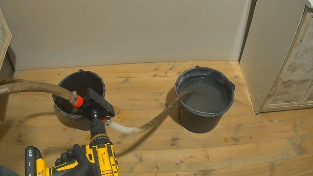 Насос-насадка на дрель для перекачки воды