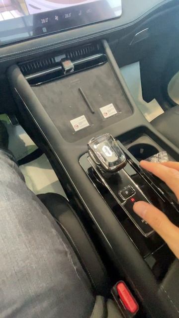 2023 AITO M7 салон авто