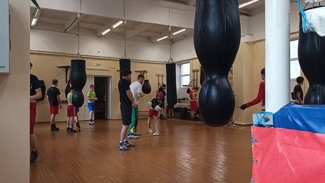 Илюха готовится к выходу на ринг