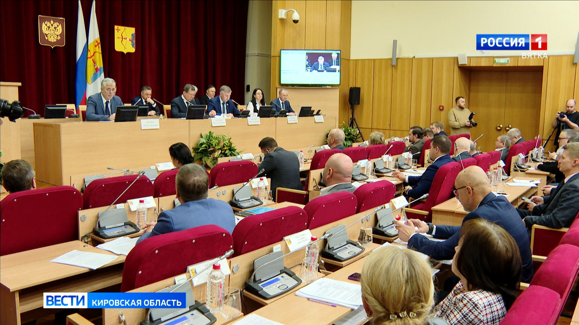 Депутаты ЗакСобрания заслушали отчёт Михаила Сандалова об итогах работы правительства за 2025 год