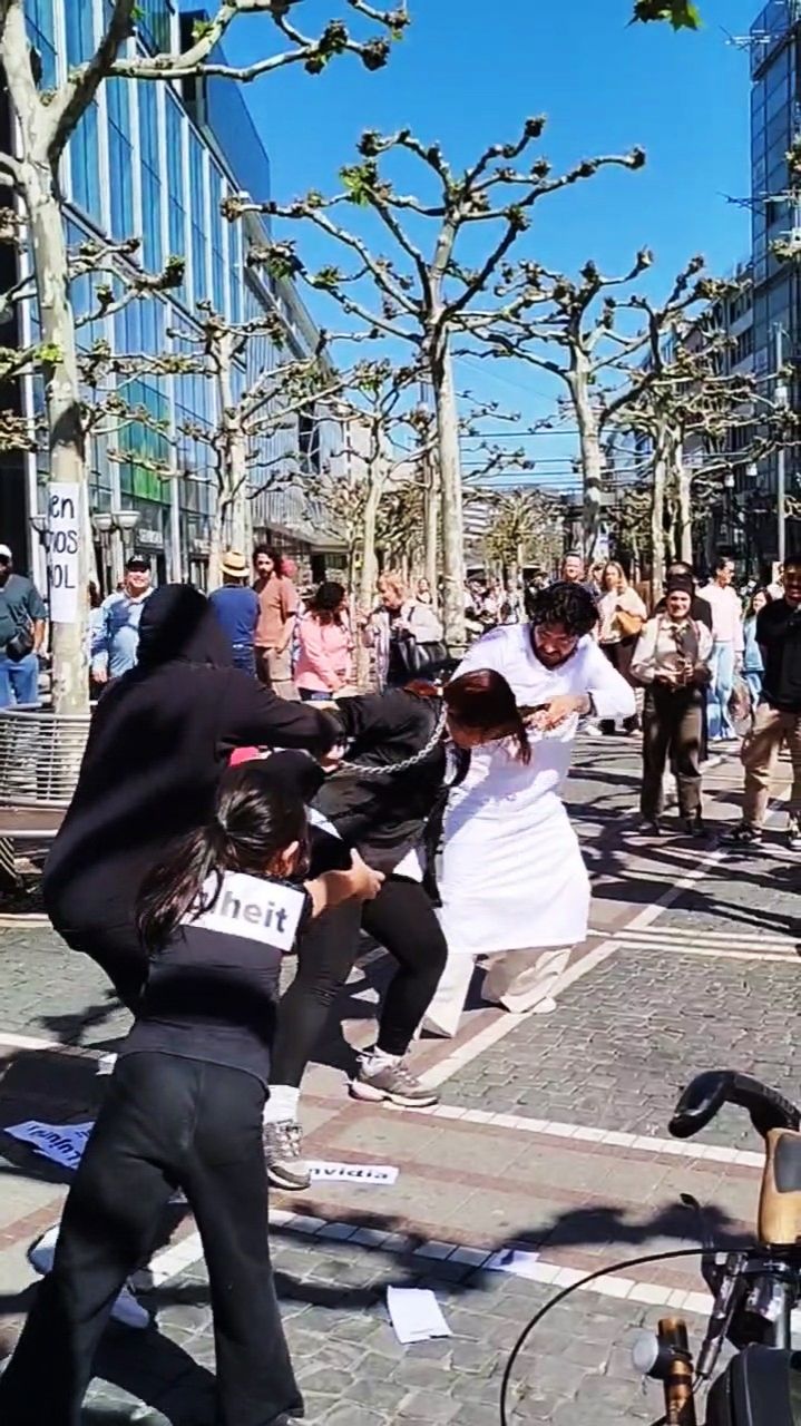 ФРАНКФУРТ. СХВАТКА БОЖЕСТВЕННОГО С ПОРОЧНЫМ. СЦЕНКА В ЦЕНТРЕ. ПРИОБЩЕНИЕ К ИИСУСУ. 25.04.26