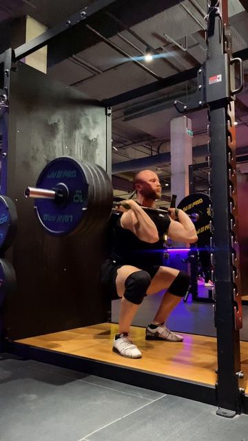 ТЯЖЁЛАЯ АТЛЕТИКА  ВЗЯТИЯ ШТАНГИ НА ГРУДЬ В СЕД