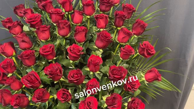 Траурная корзина из живых цветов 38