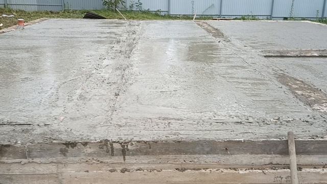 залил полы по грунту