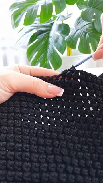 ЕЩЁ ОДИН УЗОР В МОЮ КОПИЛОЧКУРАБОТА НАД НОВОЙ СУМКОЙ .