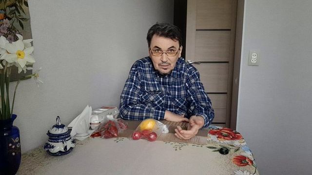 Распаковка! Сижу взлохмаченный почему то...Сколько раньше было магазинов в городе?  25.04.2026