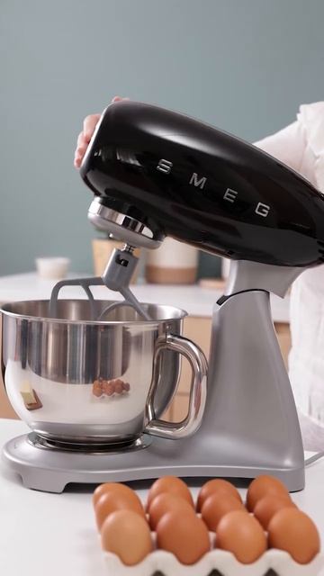 Планетарный миксер Smeg SMF05...