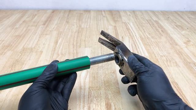 95  людей не знают этого секрета ! Как сделать сверхпрочную рукоятку молотка из ПИХ-трубы