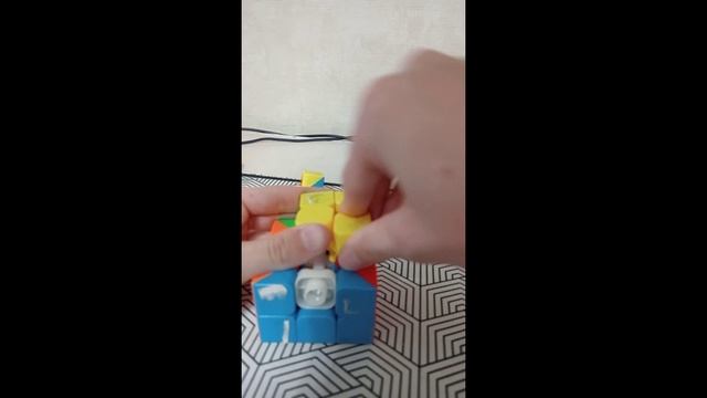 Механическая сборка и разборка кубика рубика