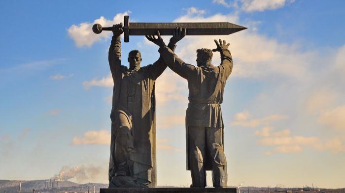 Чтоб помнили сыны