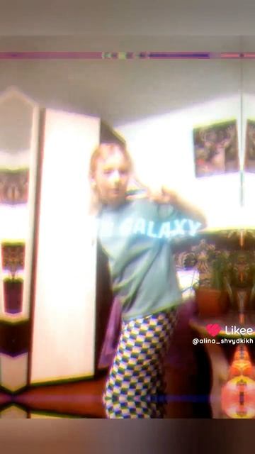 Like_7632543506295102158.mp4