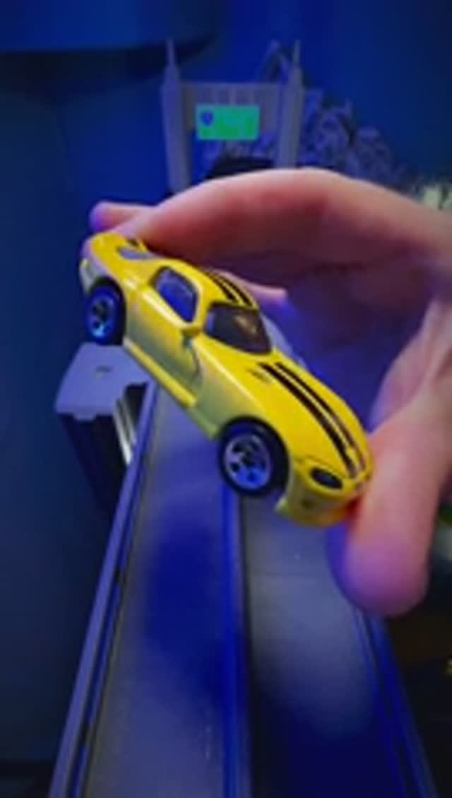 Эта погоня вышла из-под контроля  Безумная скорость! 