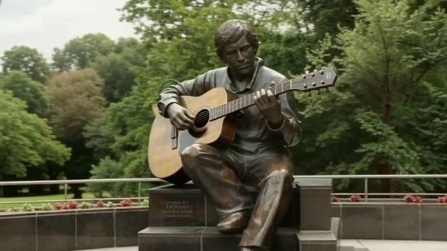 Памятник Высоцкому