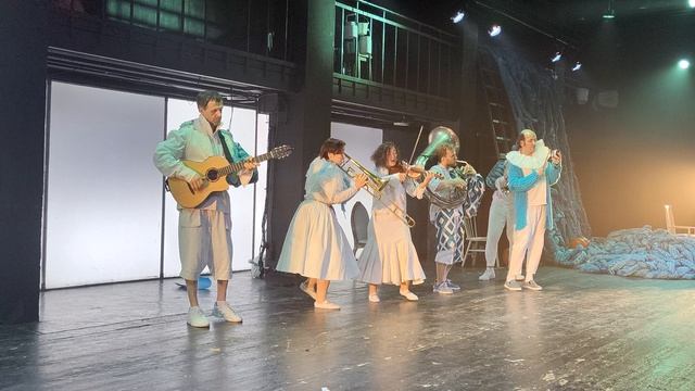 ДВЕНАДЦАТАЯ НОЧЬ ИЛИ ЧТО УГОДНО
Театр ЦДР поклоны