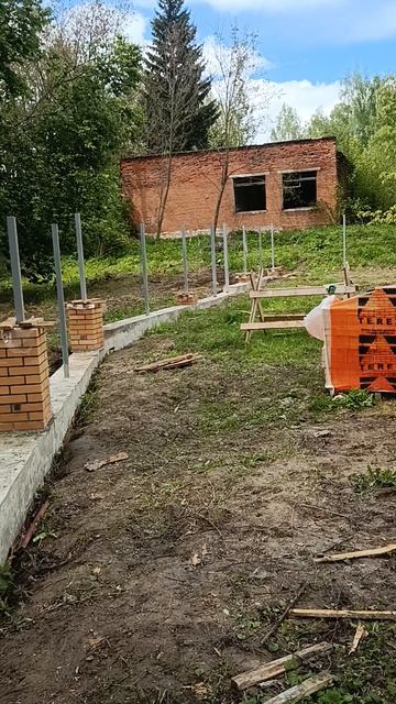 продолжаем кладку столбов