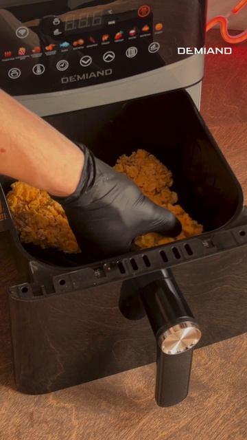 Бургер с хрустящей курицей в панировке 