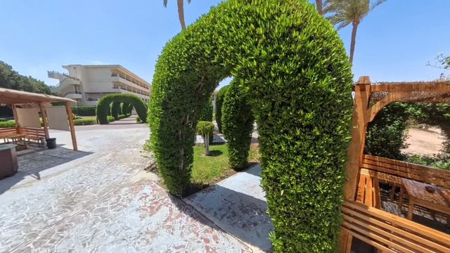 Клеопатра Макади Бэй